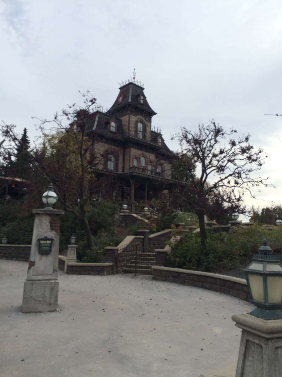 Phantom Manor Disneyland